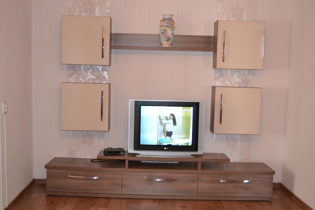 Roses Apartment In The City Center Tjernihiv Værelse billede